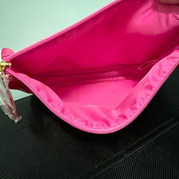 Estee Lauder x Lisa Perry Limited-Edition Pink Two-Tone Large Makeup Bag - Picture 4 of 6